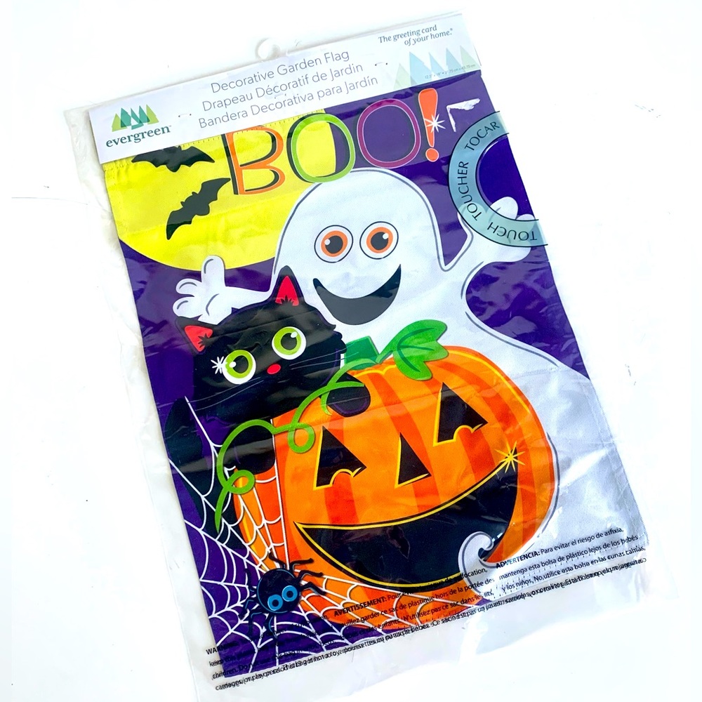 Halloween Boo garden flag Evergreen,12.5” x 18”Fits garden‎ flag stakes.